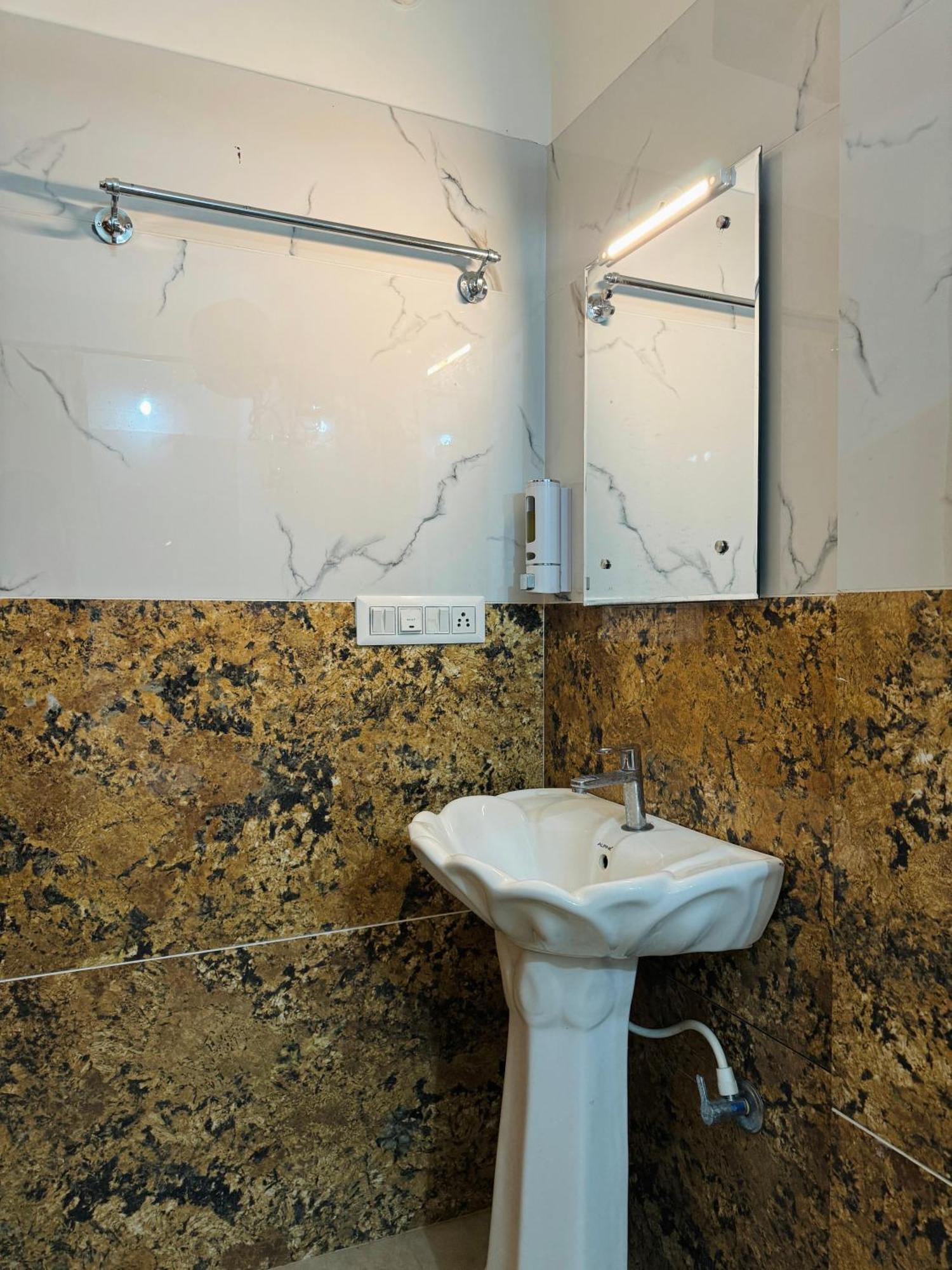 Hotel Boss Palace Mysuru Zewnętrze zdjęcie