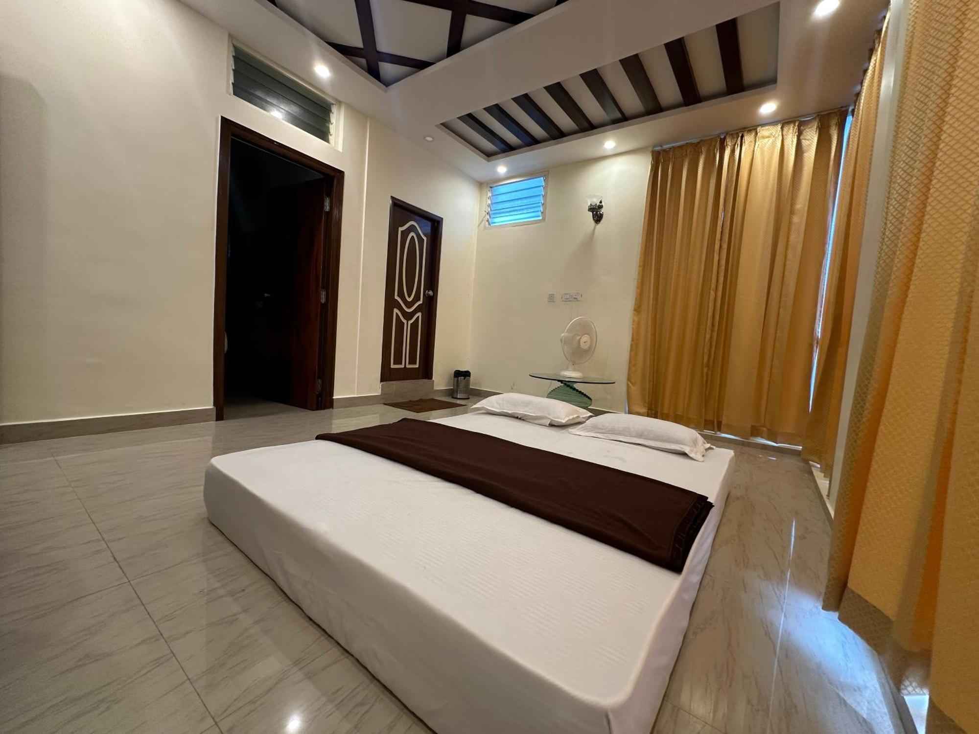 Hotel Boss Palace Mysuru Zewnętrze zdjęcie