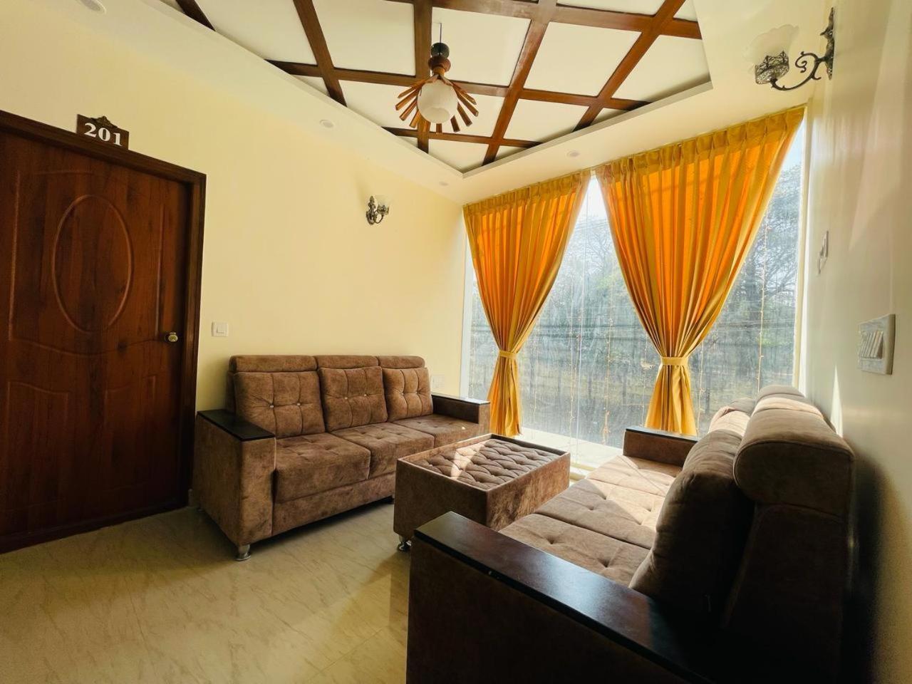 Hotel Boss Palace Mysuru Zewnętrze zdjęcie